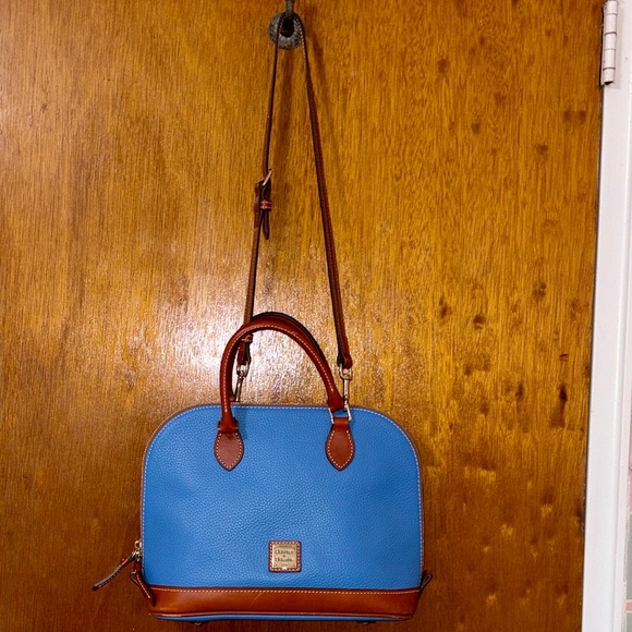 Dooney & Bourke Handbags - Dooney & Bourke Purse